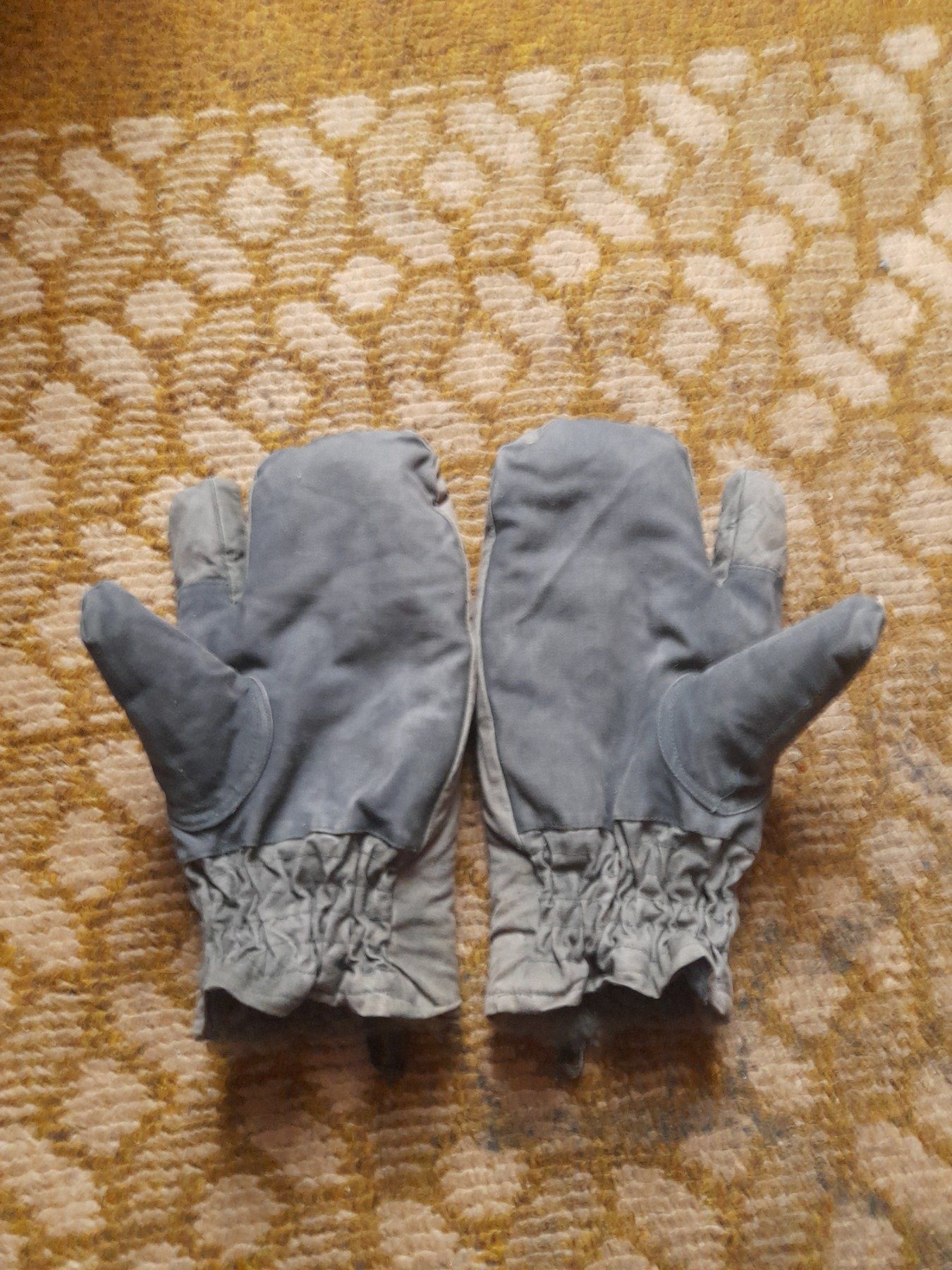 Зимові рукавиці ( цегейкові )