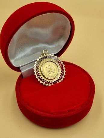 Złota zawieszka pr 750 i 900 moneta Dos pesos 1945 przywieszka medalik