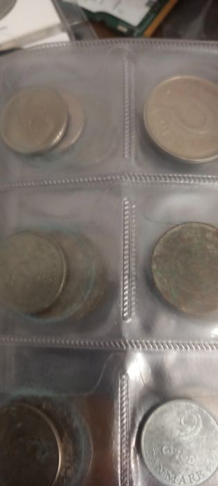 Klaser z monetami mix że świata