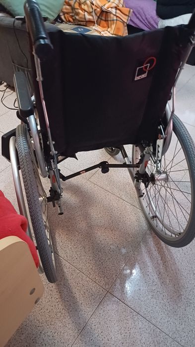 Cadeira rodas como nova