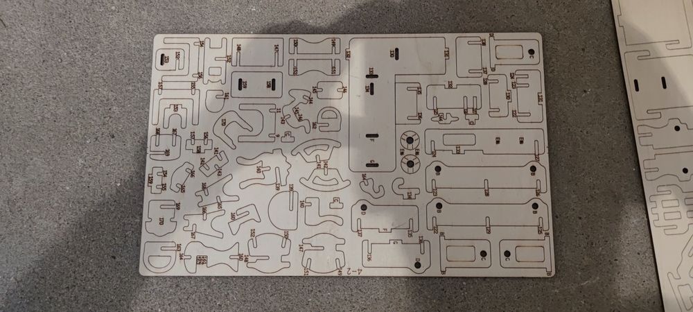Domek dla lalek drewniany i mnóstwo dekoracji