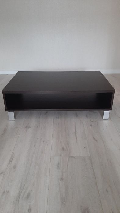 Журнальний столик