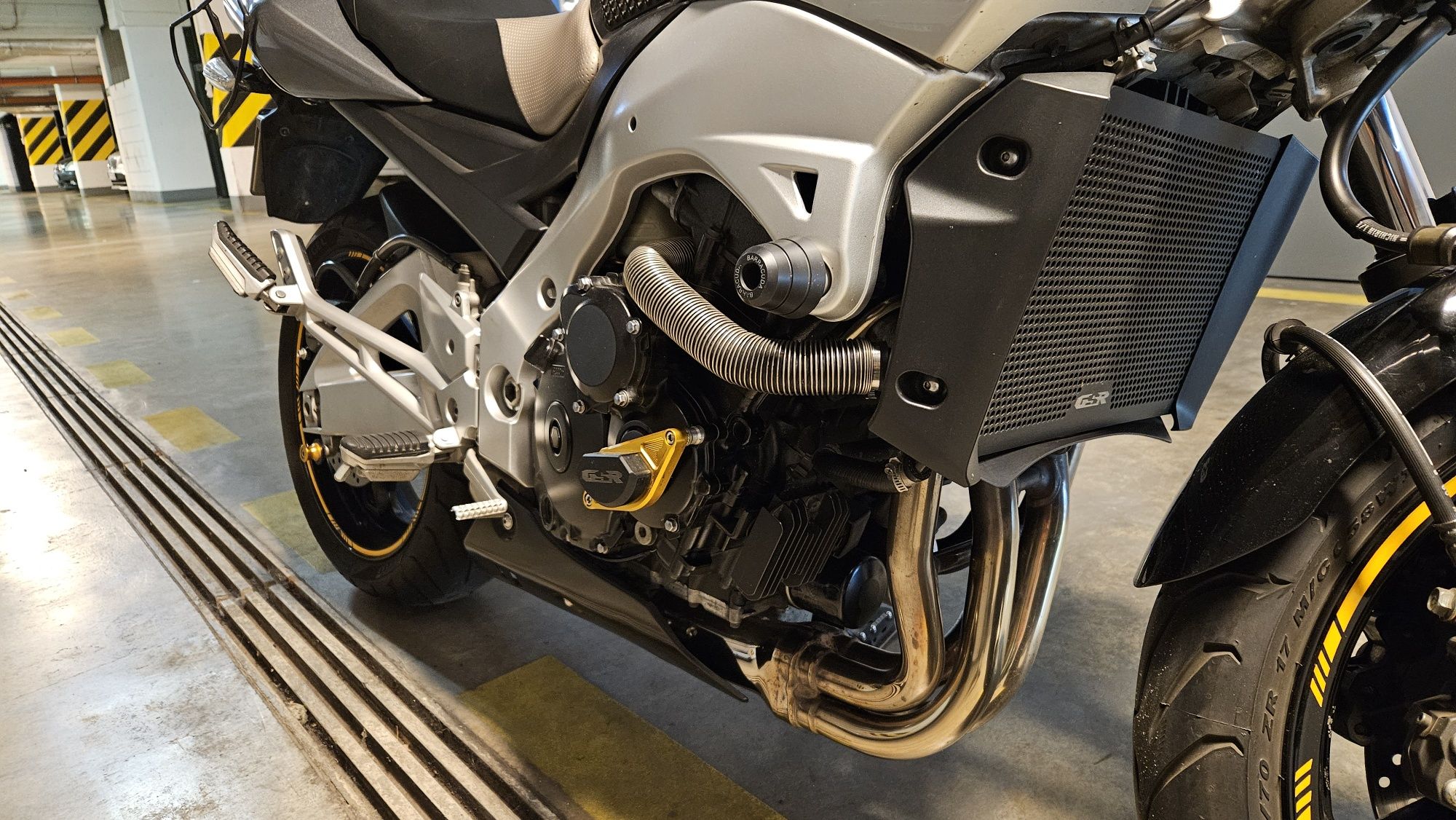 Sprzedam Suzuki GSR 600, rok 2006
