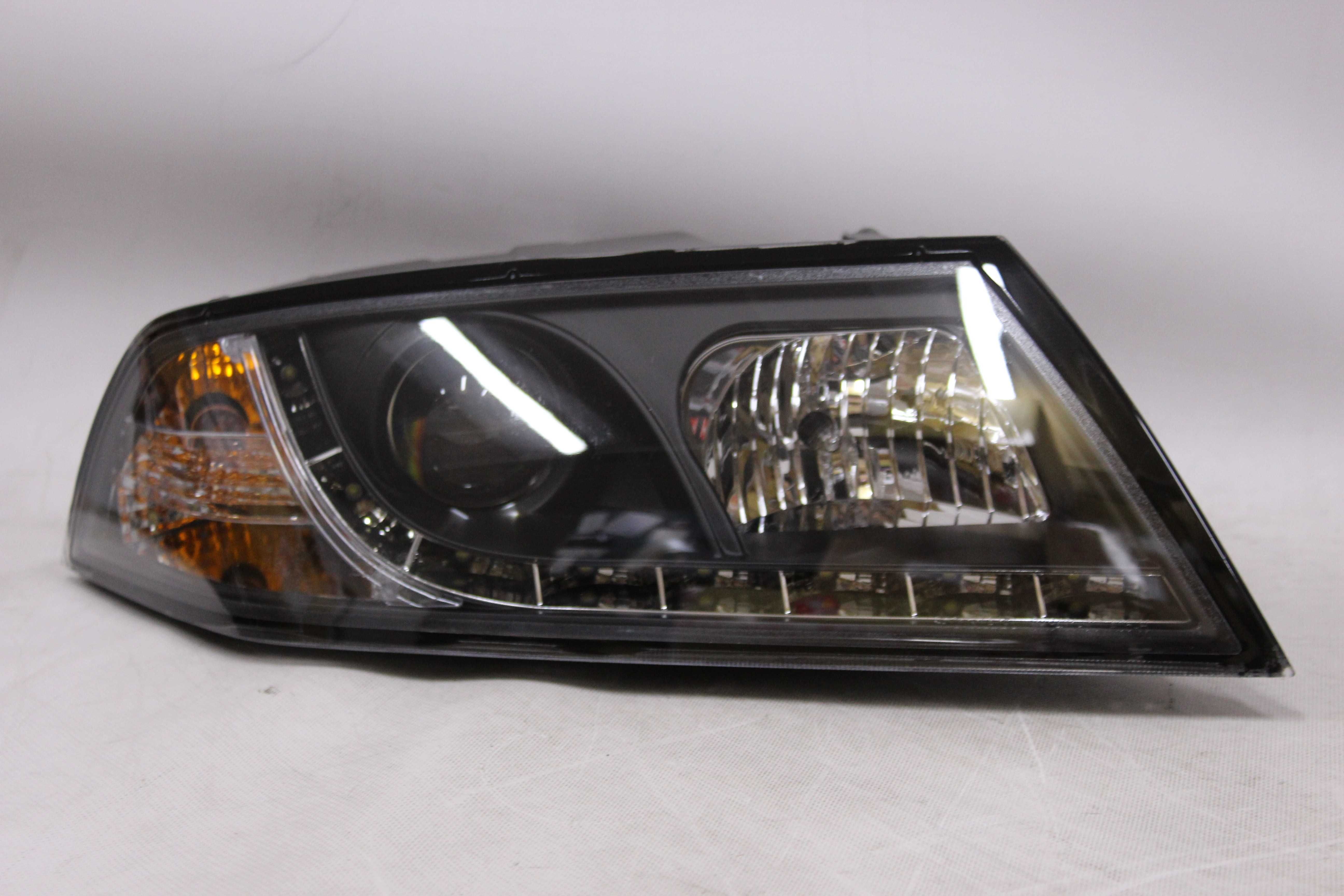 Reflektory lampy przednie przód SKODA OCTAVIA 2 II 04-08 XENON D1S LED