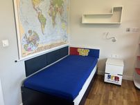 Łóżko z wezgłowiem i szufladami
