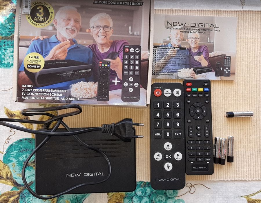 Dekoder telewizji naziemnej DVB-T2, model NEW DIGITAL T2 265 HD SENIOR
