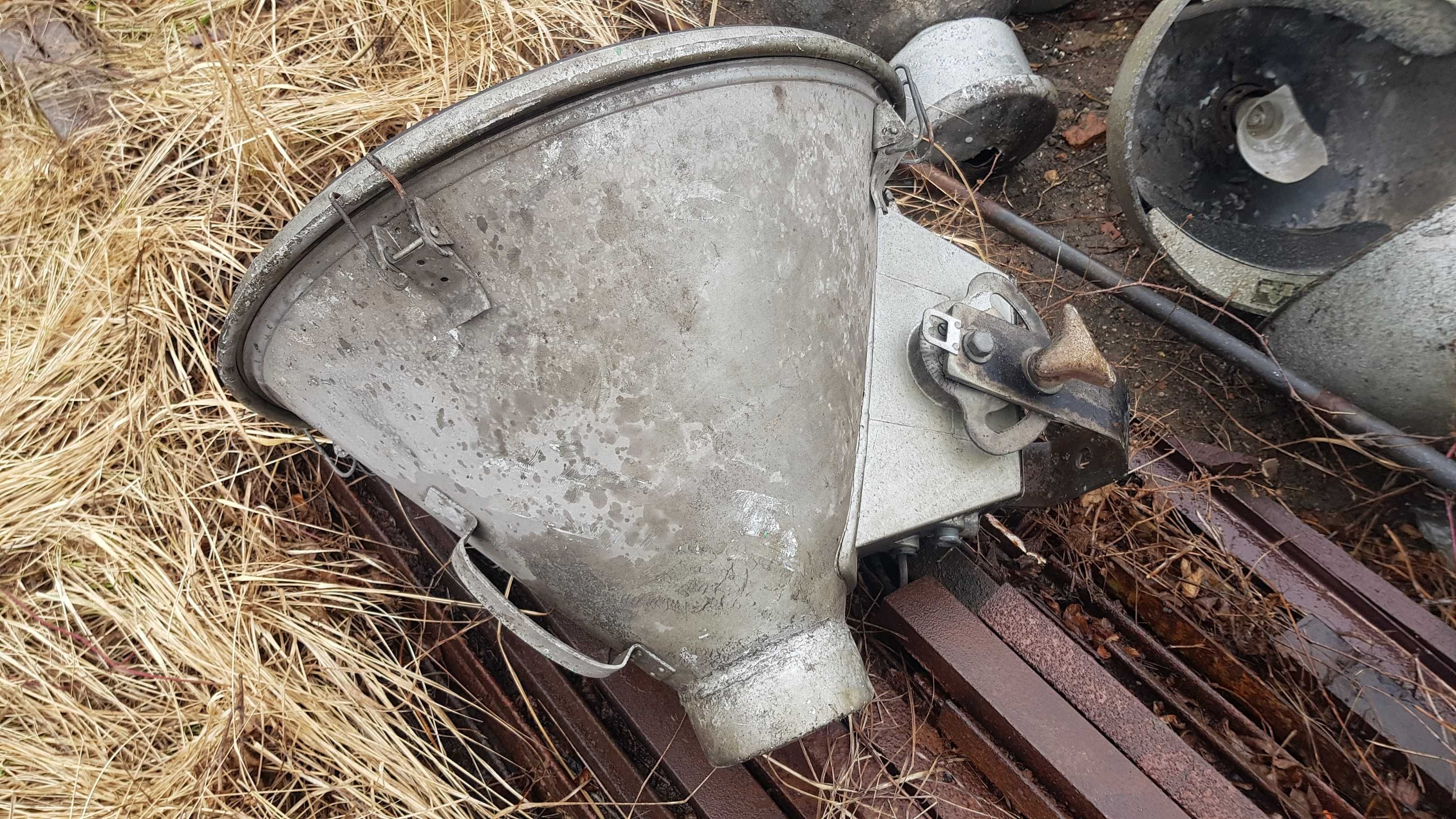 Lampa przemysłowa Mesko industrialna