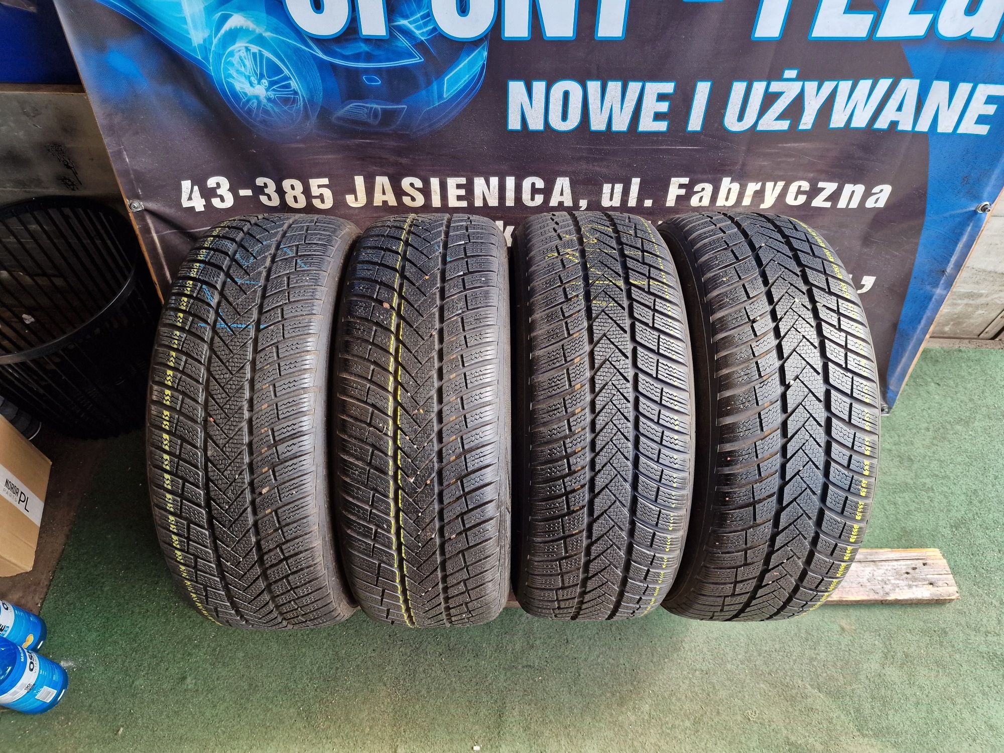 Opony zimowe 205/55/17 Vredestein Komplet 7.8mm