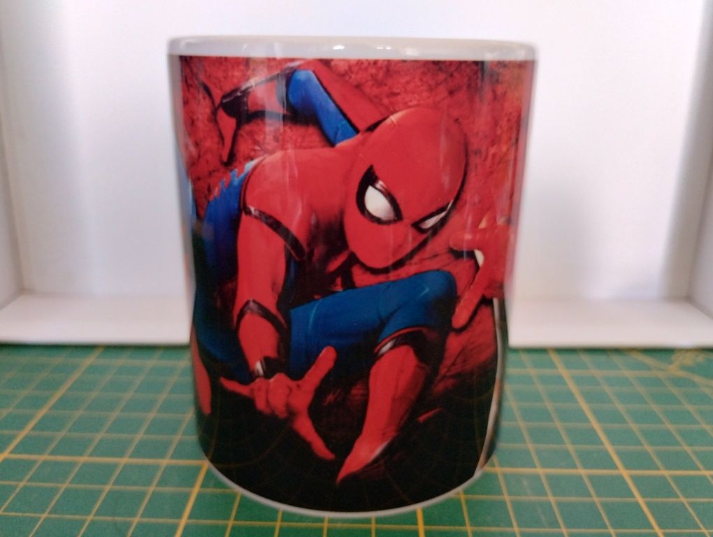 Kubek Spider Man człowiek pająk z komiksu 330 ml porcelanowy