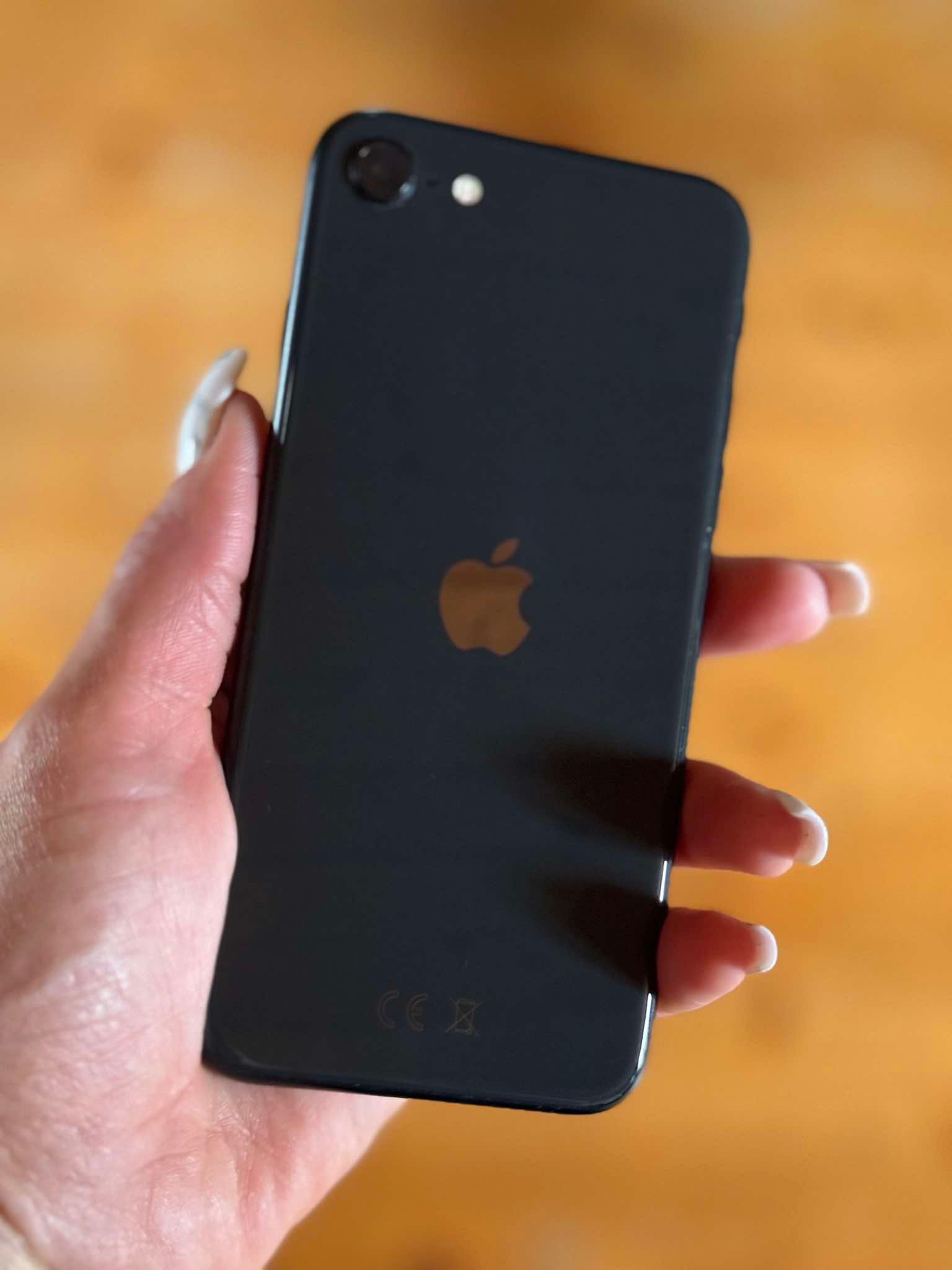 iPhon SE smartfon 2021
