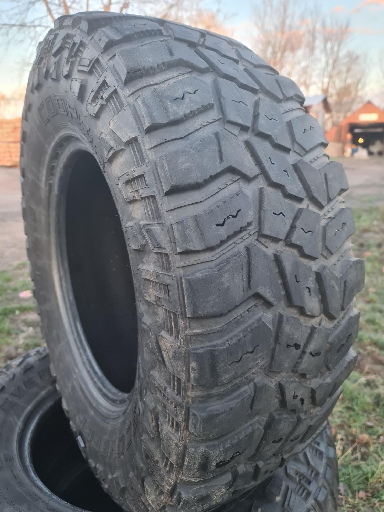 285/70 R17 Cooper Discoverer STT PRO