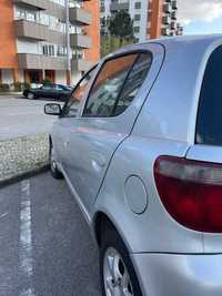 Toyota Yaris 1999 impecável. Um só dono, carro de garagem.