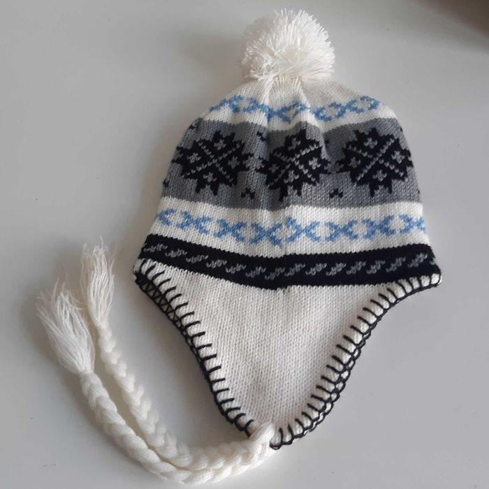 Gorro Criança c/ Pompom Tranças Tapa Orelhas Novo