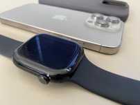 Apple iPhone 16 Pro Natural Titanium plus Apple Watch 10 46 mm GPS