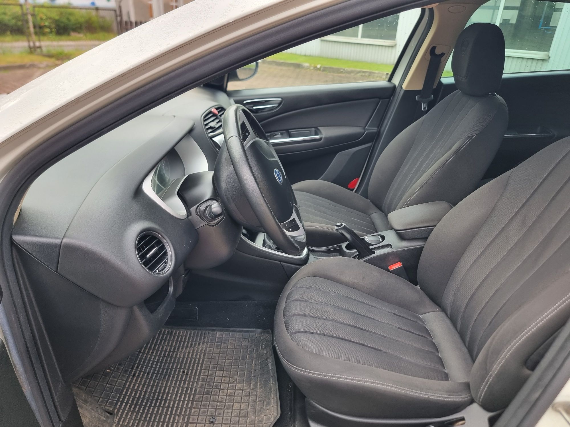 Lancia Delta 1.6 JTD 2011r Krajowe 141 tys km BEZWYPADKOWY 2x Opony
