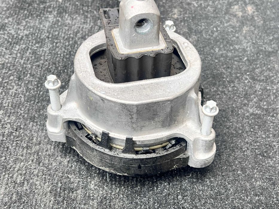 Bmw G30 G01 G02 G05 G08 подушка Опора Двигуна 2.0 X-drive 6860495