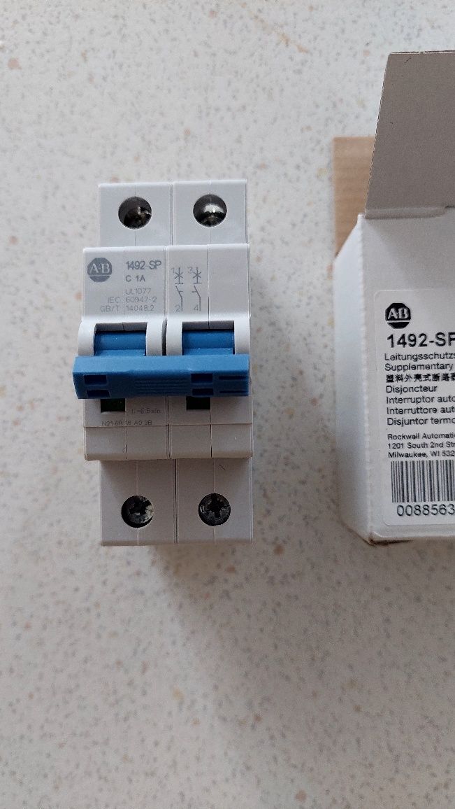 Allen Bradley 1492-SPM2C010 SER. D nowy