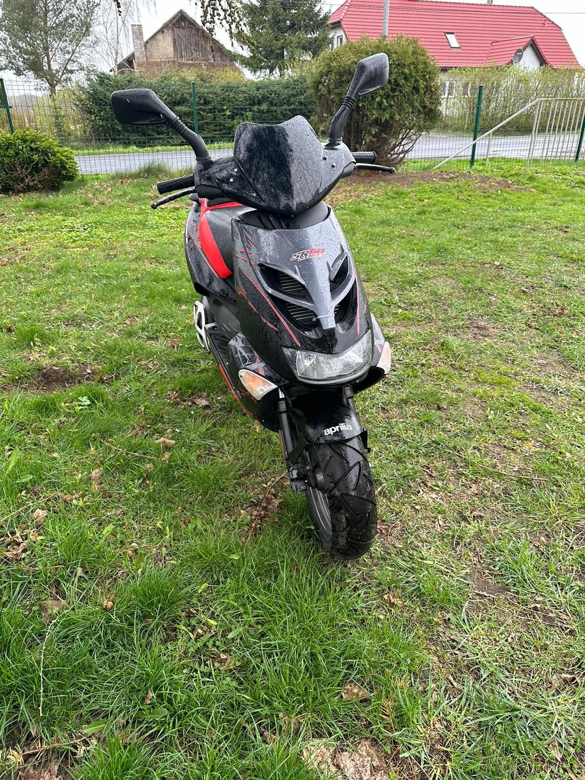 Skuter Aprilia SR 50 cm