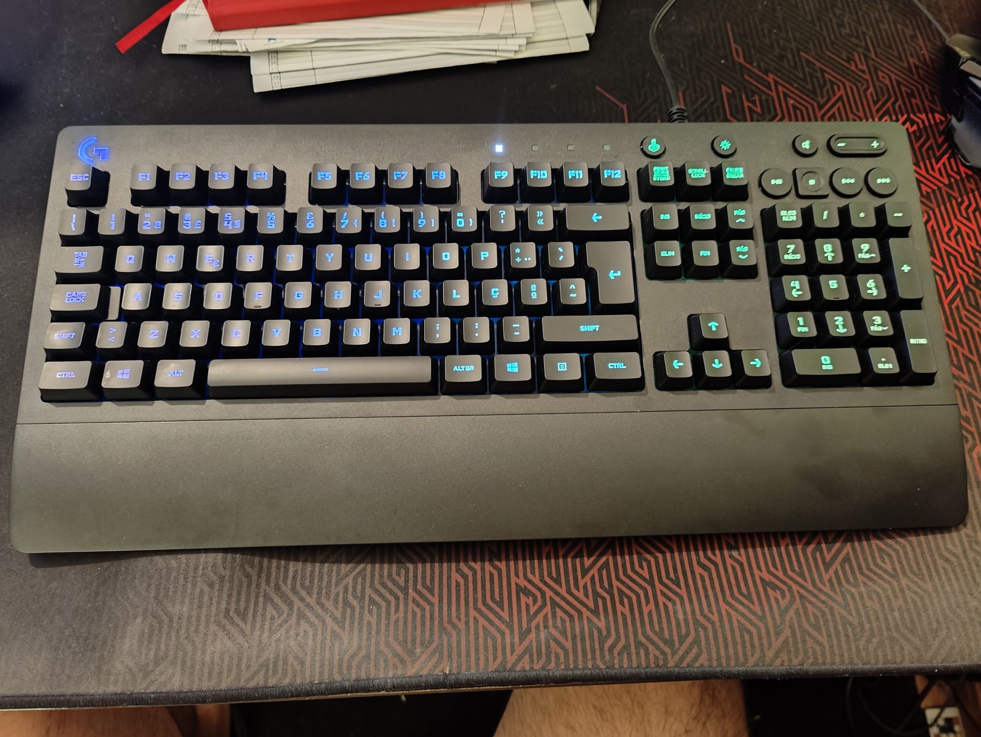 Teclado Logitech G213 como novo