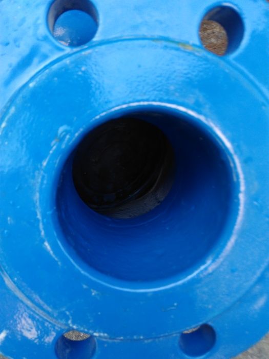 Продаётся клапан обратный, фланцевый ДН 80 с резиновым затвором.