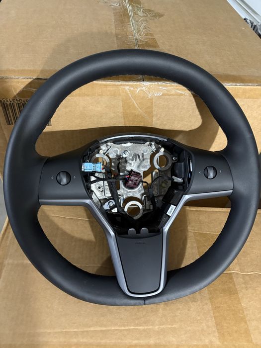 Volante Tesla Model Y original (como novo)
