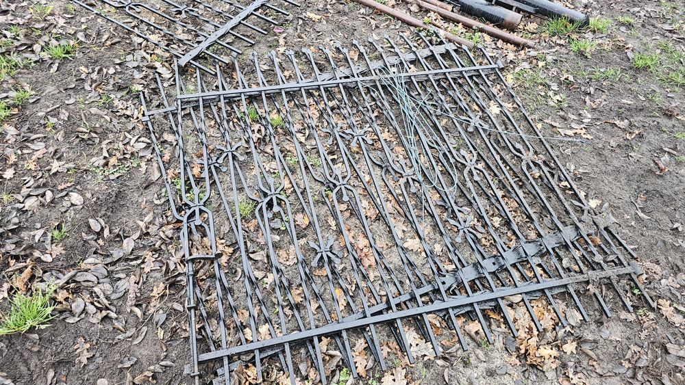 Brama kuta dwuskrzydłowa furtka i słupki