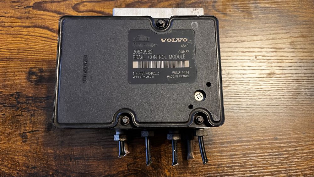 Volvo V70/XC90 pompa hamulcowa ABS sterownik