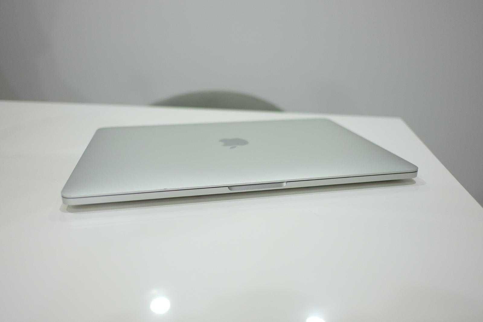 MacBook Pro 13” Late 2020 | Intel i5 2.0-3.8Ghz | 16GB RAM | 512GB SSD