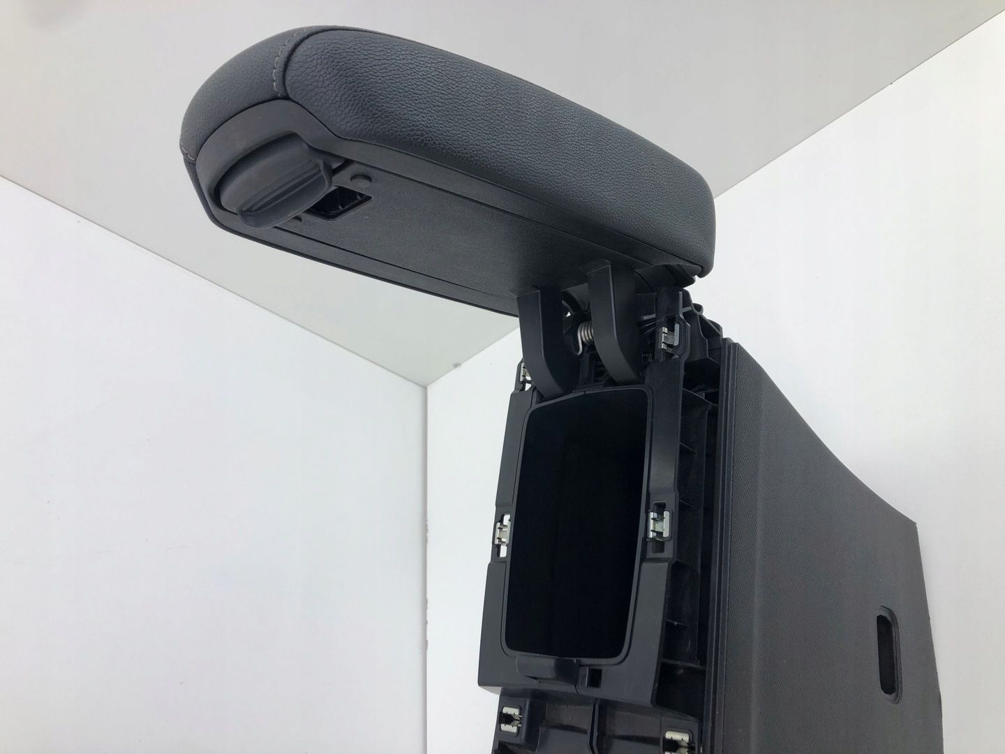 OPEL MOKKA B TUNEL ŚRODKOWY PODŁOKIETNIK 9835185180