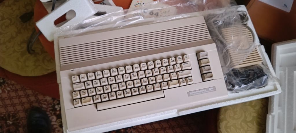 Sprzedam Comodore c64