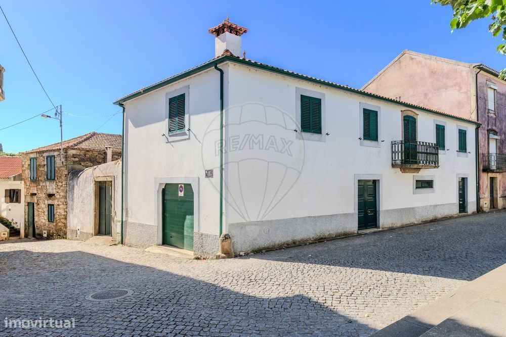 Moradia T8 para venda