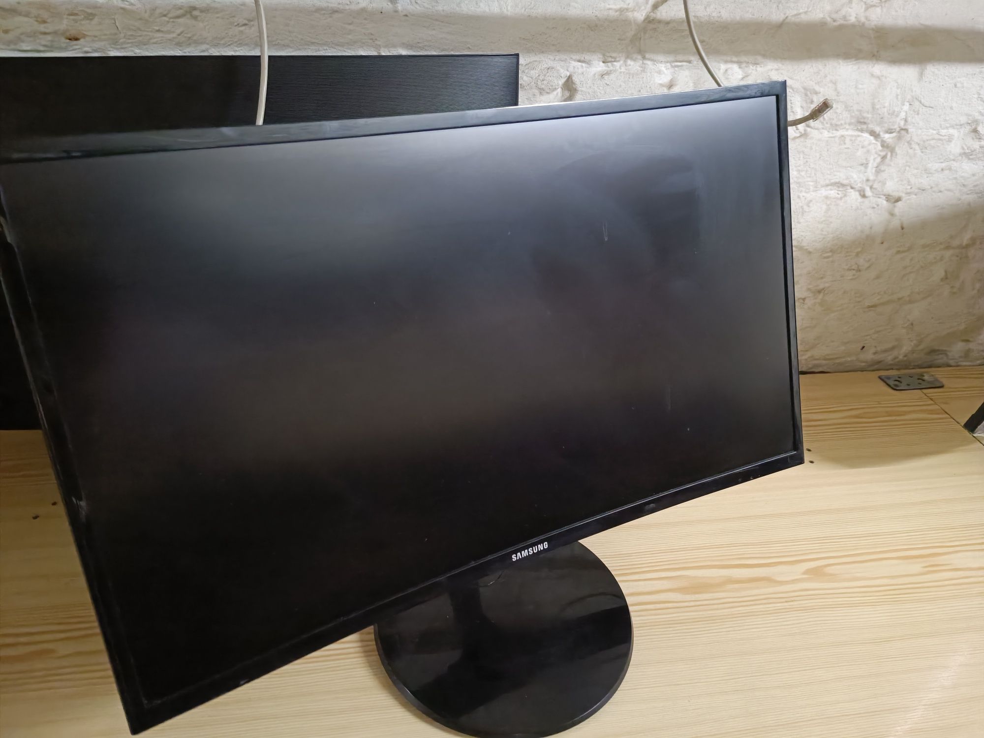 монітор 27'  SAMSUNG c27f390 вигнутий та прямий у відмінному стані зал