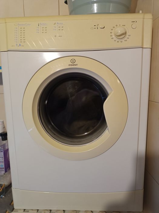 Máquina de secar roupa