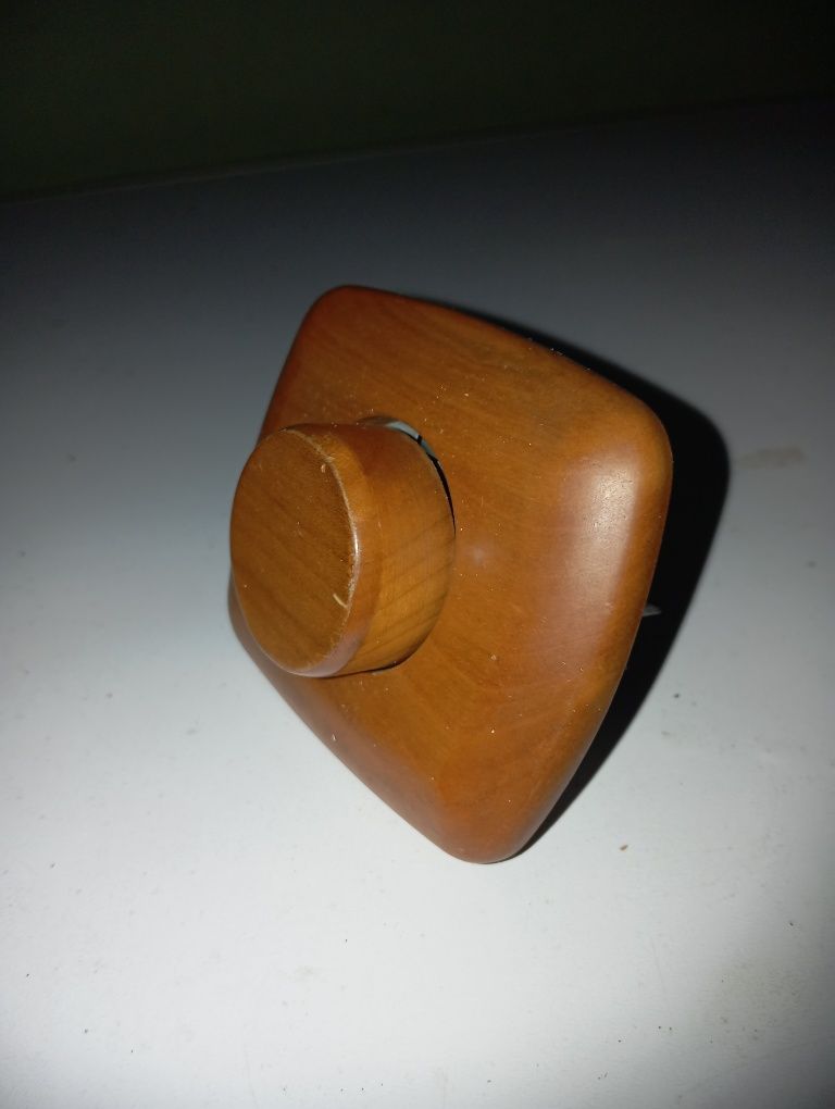 Interruptor/comutador em madeira, com regulador de intensidade