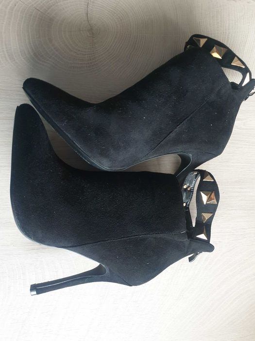 Buty na wysokiej szpilce