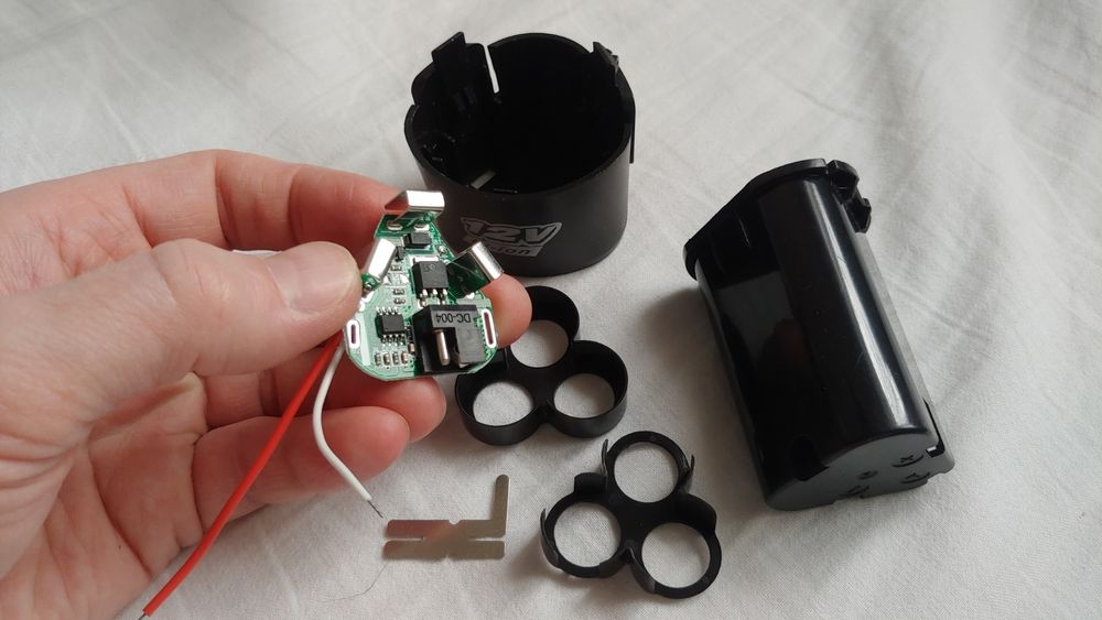 Комплект батарея акумулятор 12v шуруповерт, уши, кшм, болгарка 18650