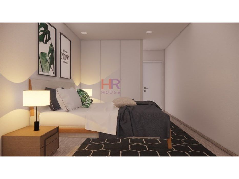 Coimbra Junto ao Supercor, vende-se T3 totalmente recuperado.