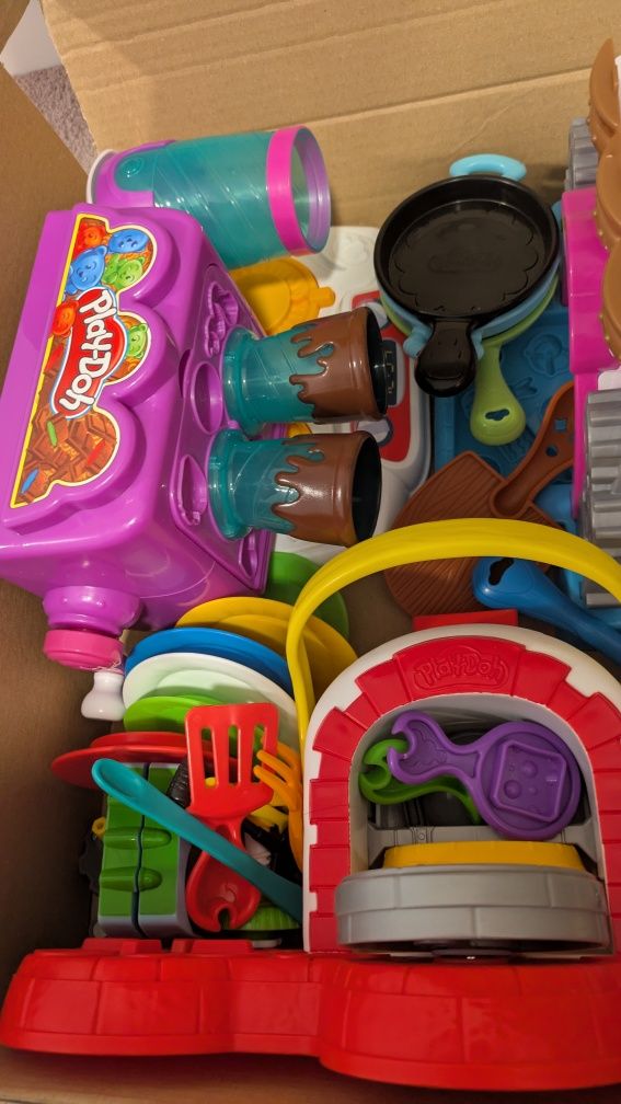 Play doh kilka kompletów (piec do pizzy, fabryka czekolady,ciasteczka)