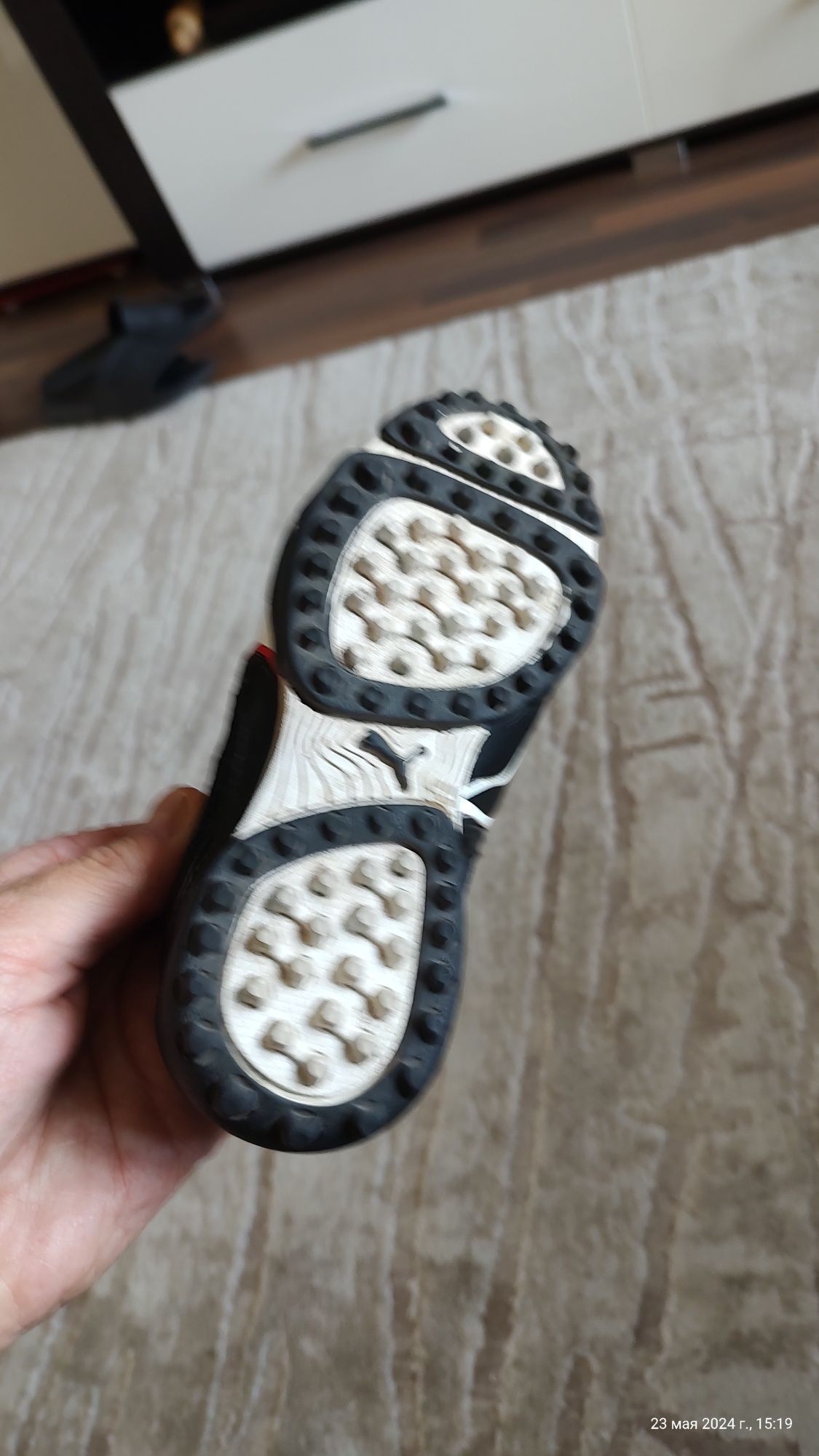 Бутси, копочки, сороконіжки Puma.