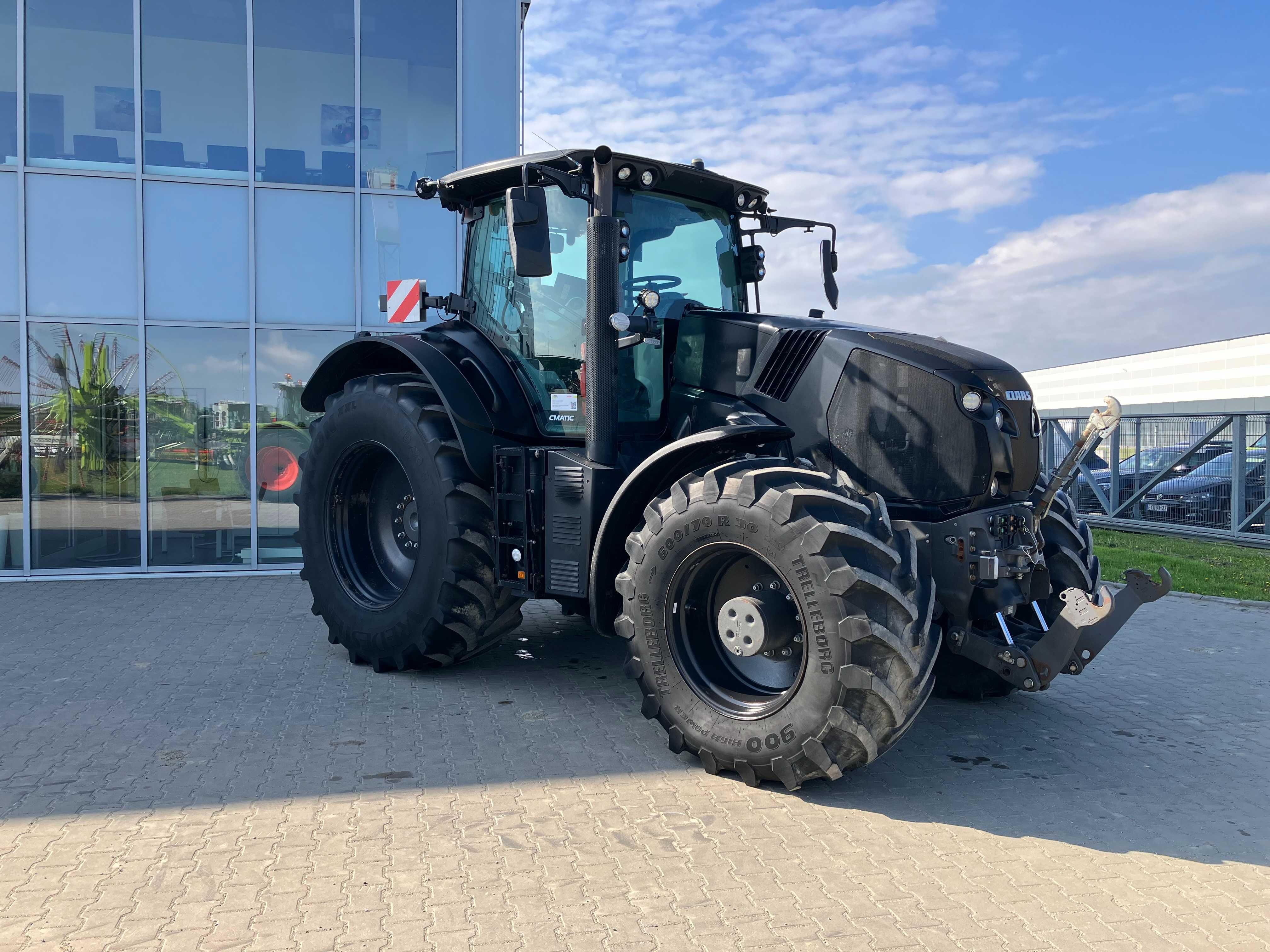 Трактор Claas Axion 830