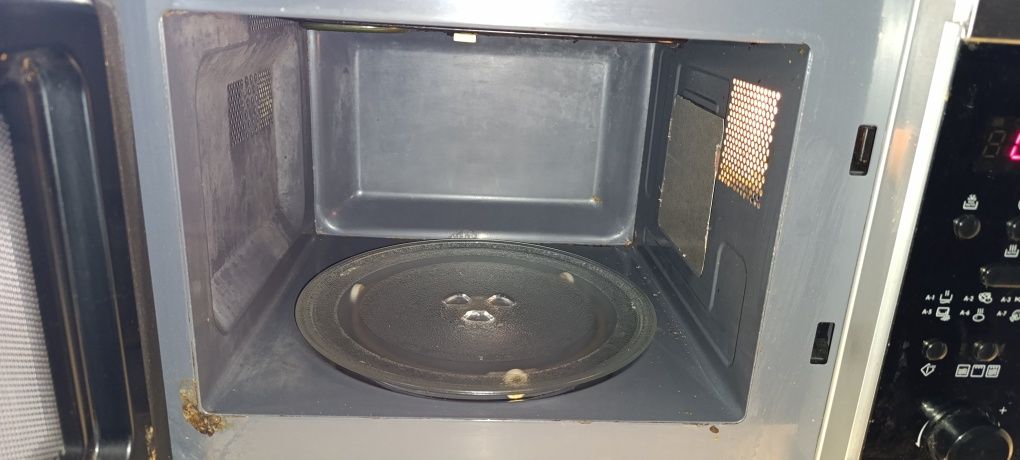 Mikrofalówka Electrolux model MFD 2025S-M