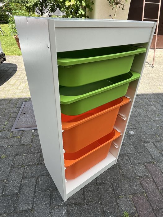 Regał z pojemnikami Ikea Trofast