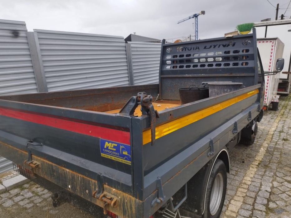 Faço cargas e descargas de entulho