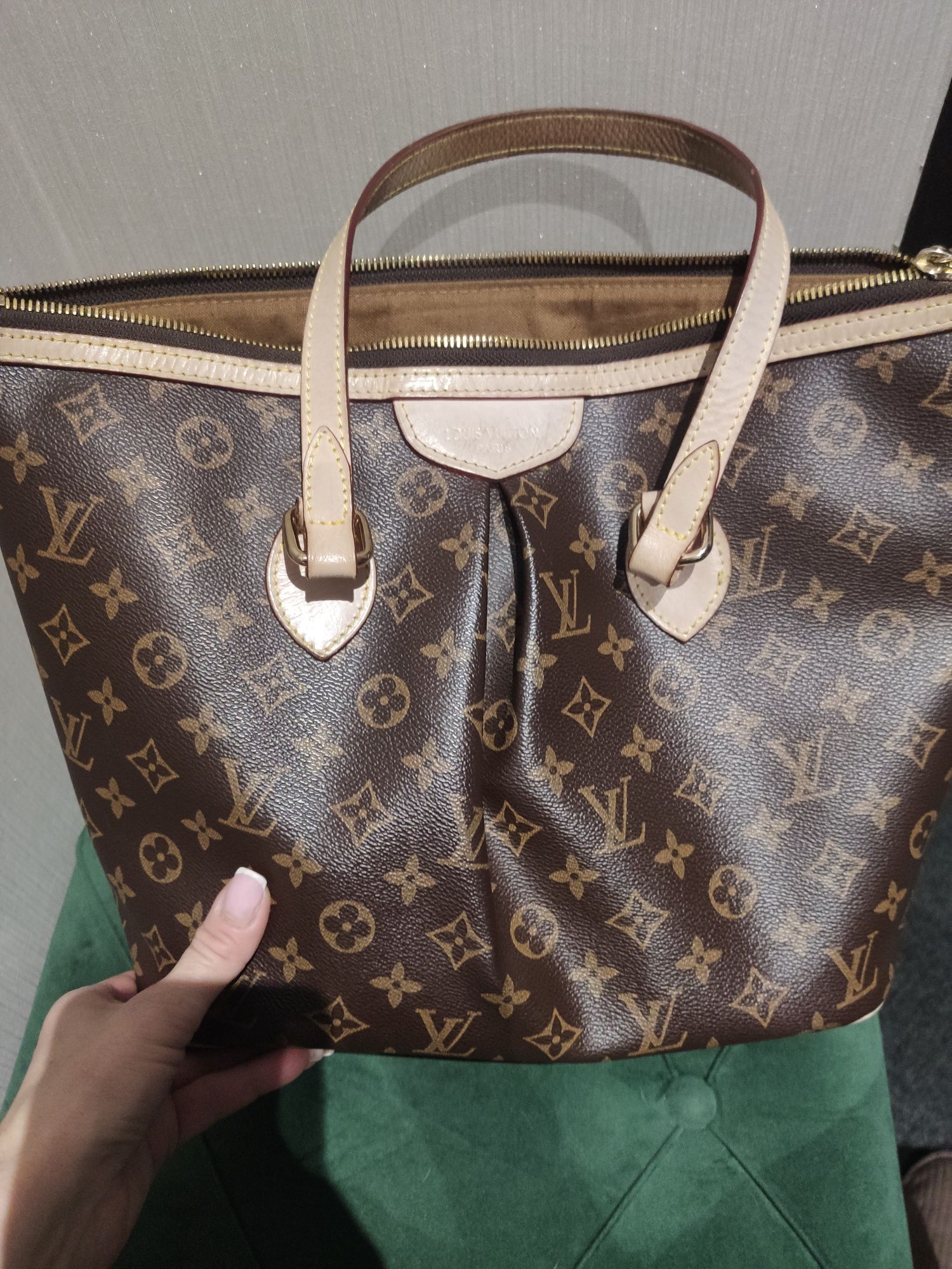 Продам сумку,шопер. Louise Vuitton .