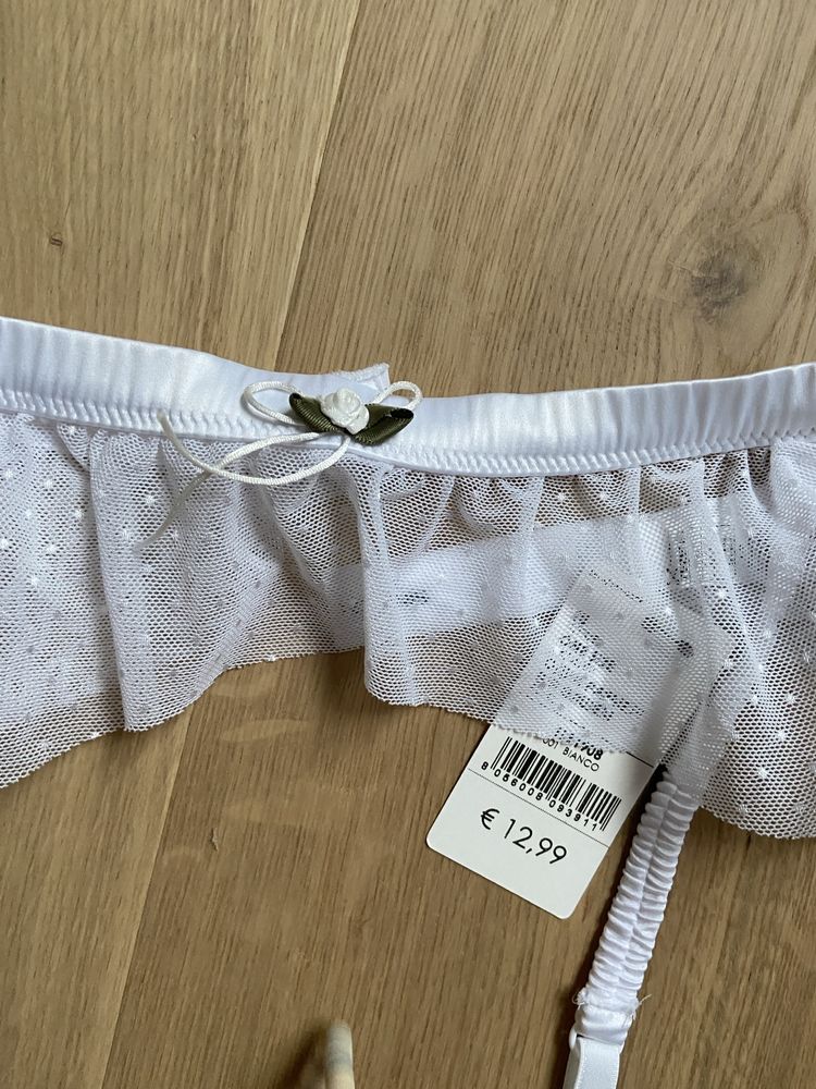 Pas do ponczoch Intimissimi - idealny na slub