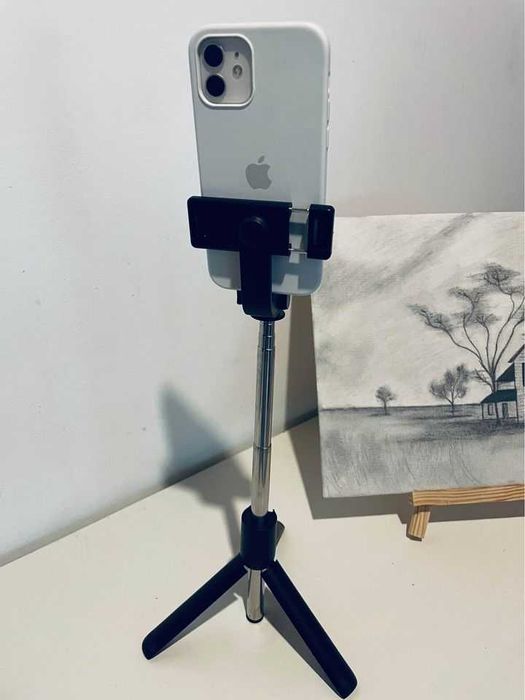 Suporte de self para celular com controle Wi-Fi para fotos e gravações