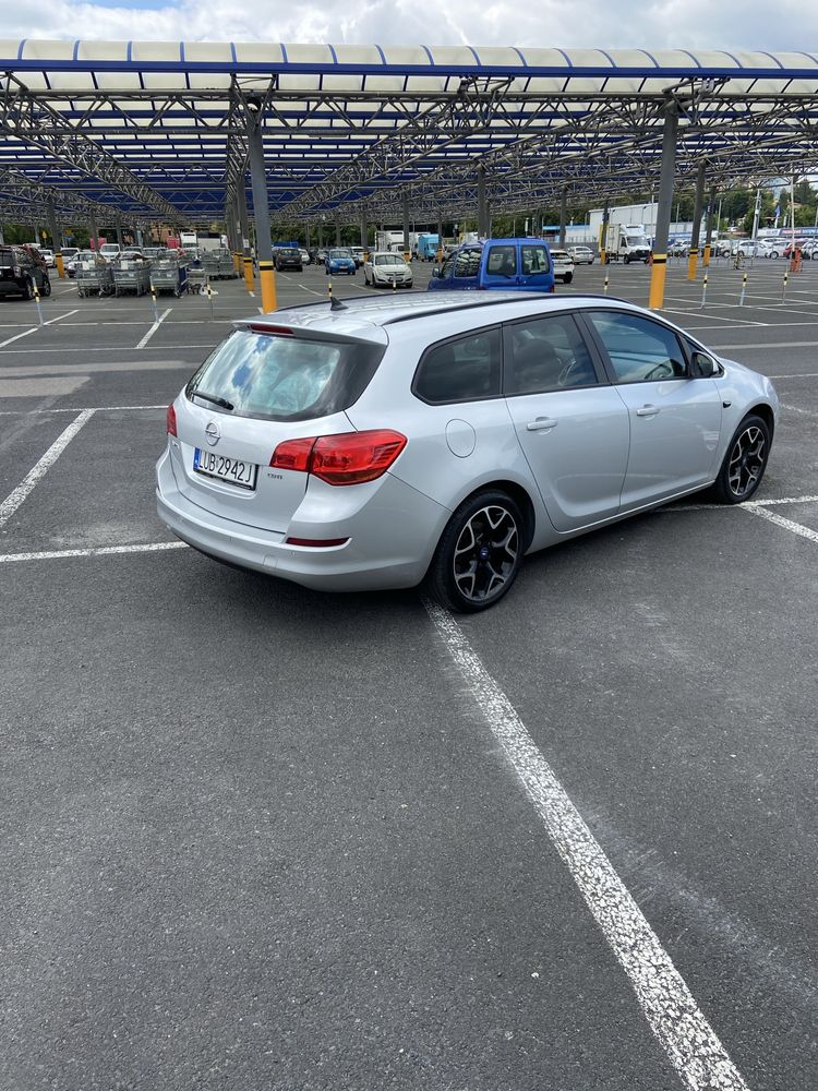 Astra J Sport Tourer  1.7 CDTI