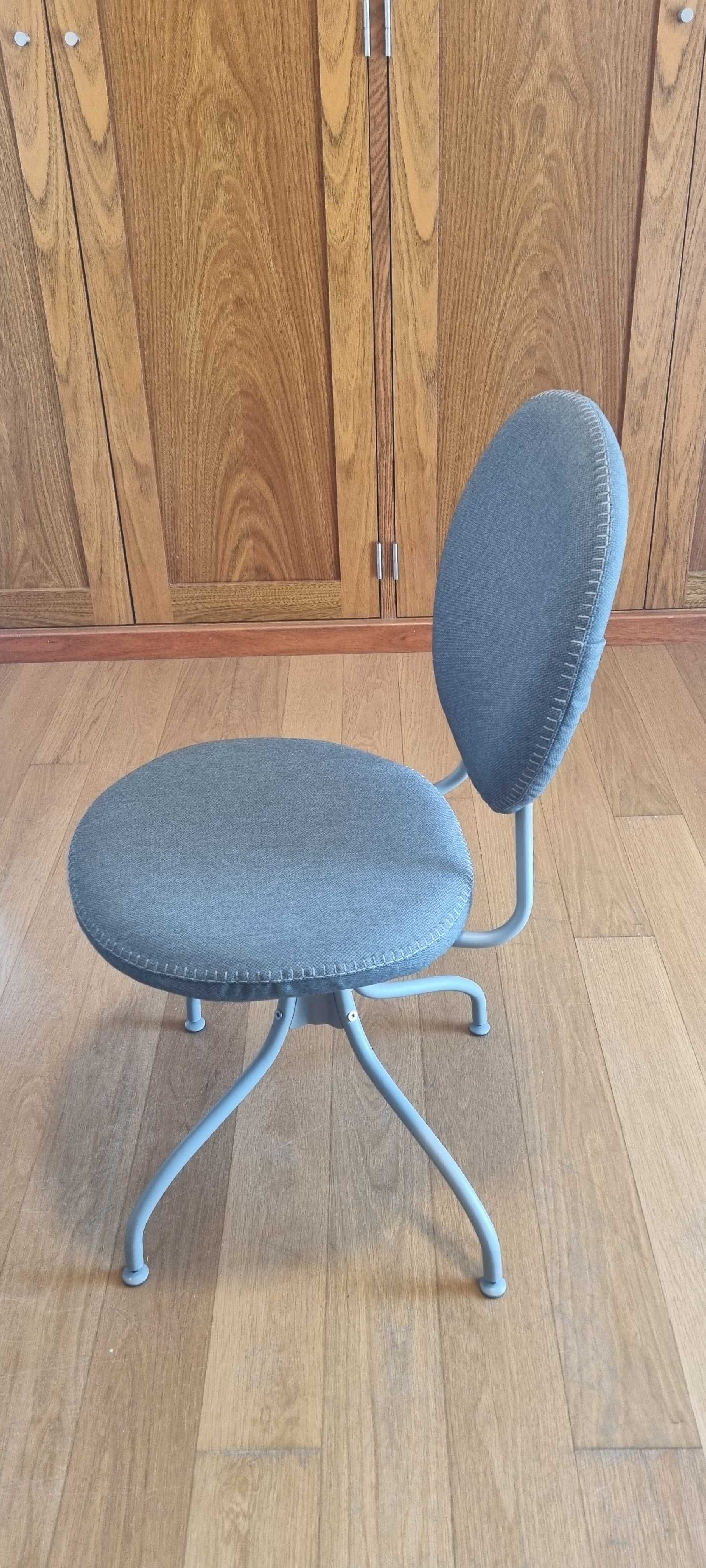 Cadeira p/escritório  modelo BJÖRKBERGET marca IKEA