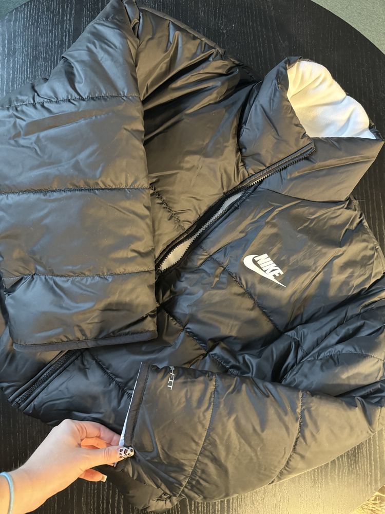 Nowa ocieplana kurtka nike