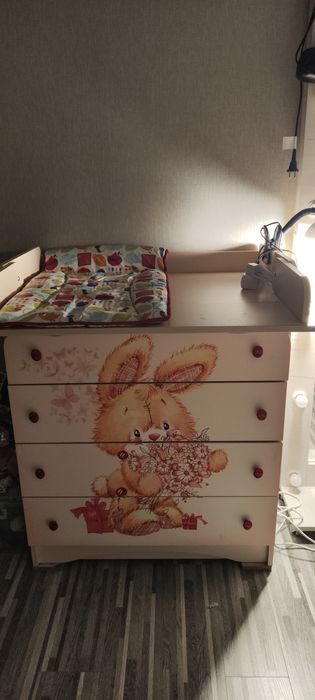 .Комод пеленальний з матрасиком